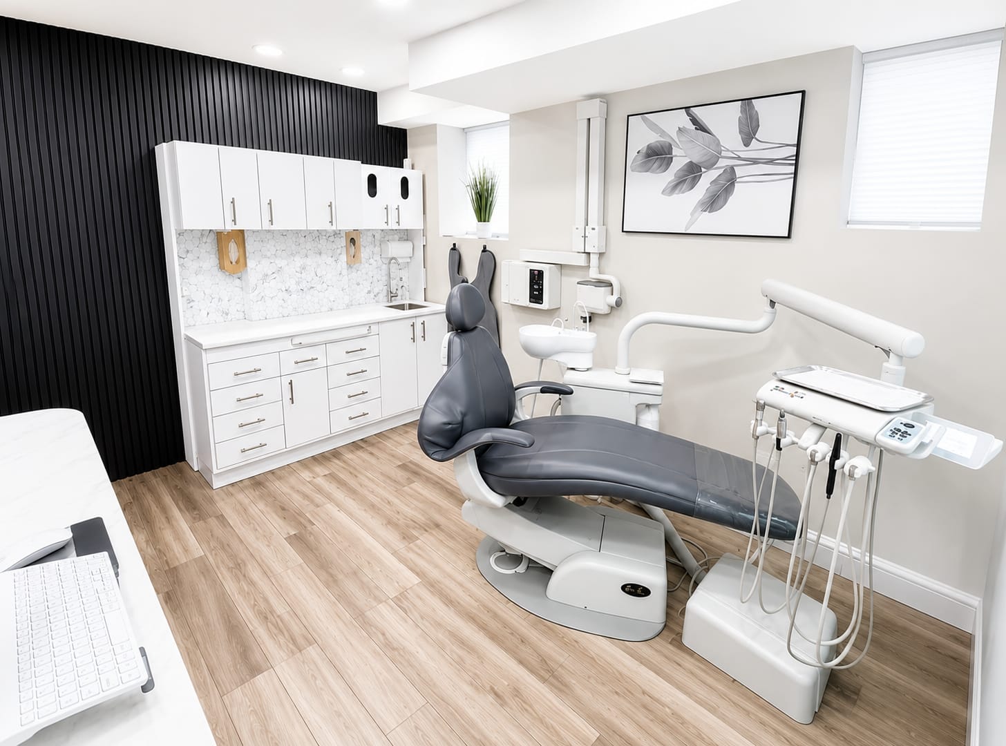 Modern dental treatment room at Remedy Dentistry cosmetic dental office in Staten Island, NY with advanced technology for veneers, smile makeovers, Invisalign, and comprehensive dental care.